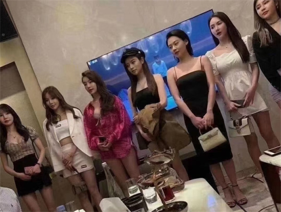 ktv拖鞋场和真空场有何不同?对比分析两者的消费和服务。